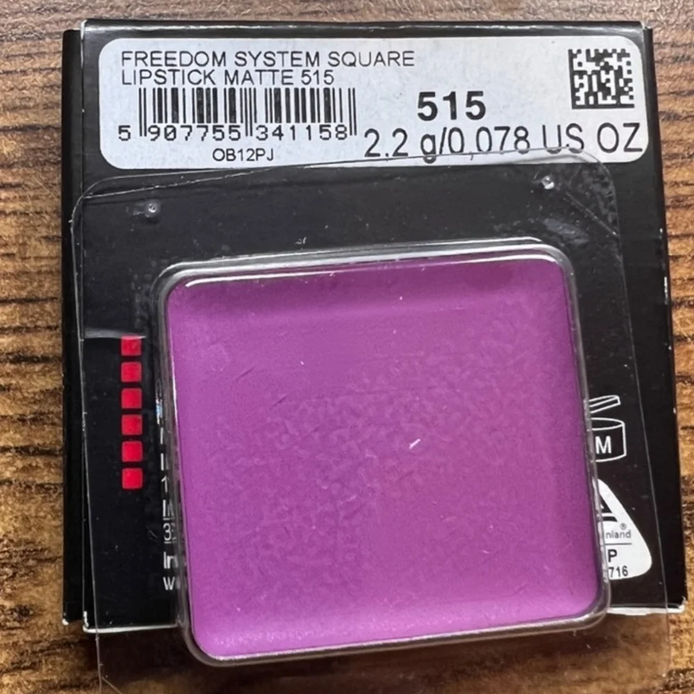 NWT Freedom System Square Lipstick Matte 515